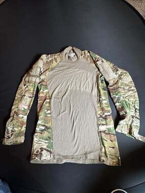 US Army Multicam Flame Resistant ACS Combat Shirt Size Medium
